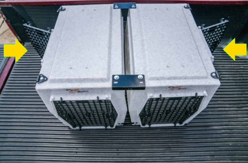 ROUGH TOUGH KENNELS AFFORDABLE DOG KENNELS (SELECT PLASTIC DOG CRATE SIZE: LARGE DOUBLE DOOR LEFT SIDE ENTRY)